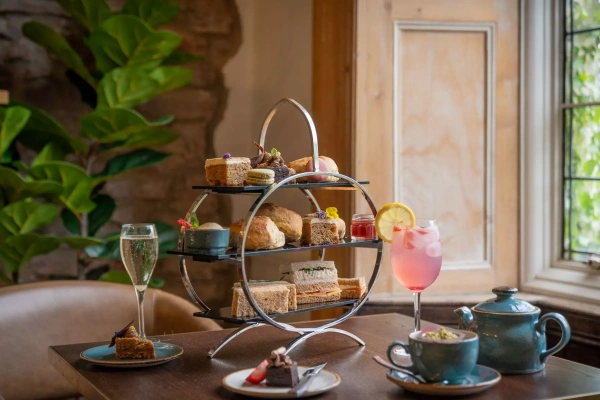 Evoke Pictures No 4 Afternoon Tea 84